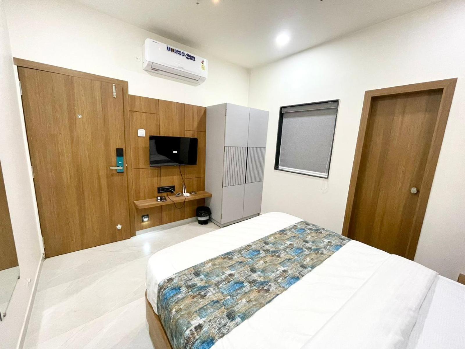 Hotel Royal Elite Rajkot Exterior foto