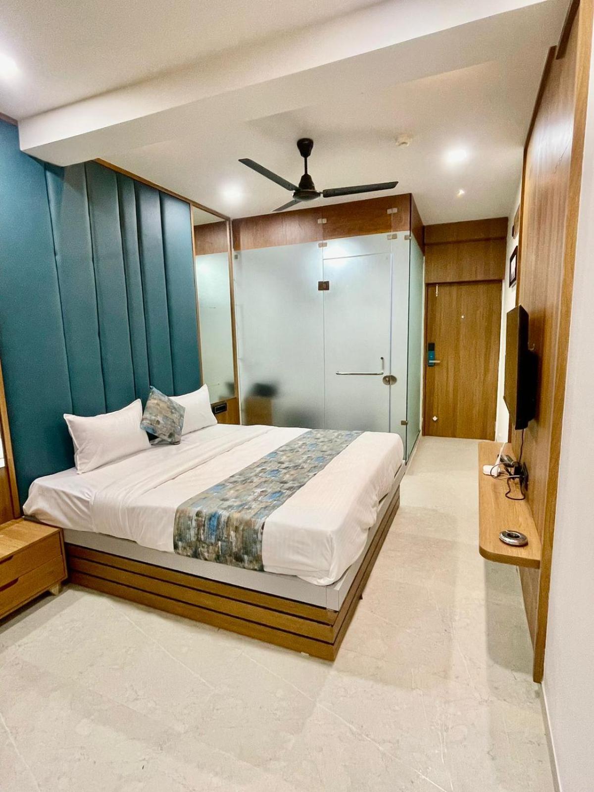 Hotel Royal Elite Rajkot Exterior foto